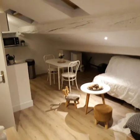 Valence 26000 Apartman